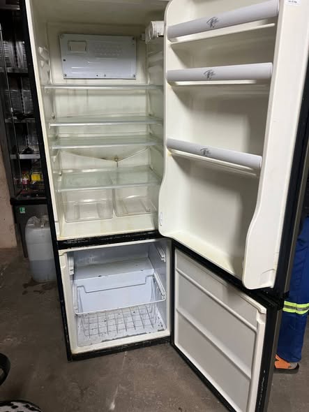Whirlpool fridge photo 1