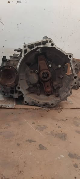 Jetta 5 manual 5 speed gearbox photo 1