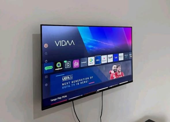 42 inch Hisense Smart Tv photo 3