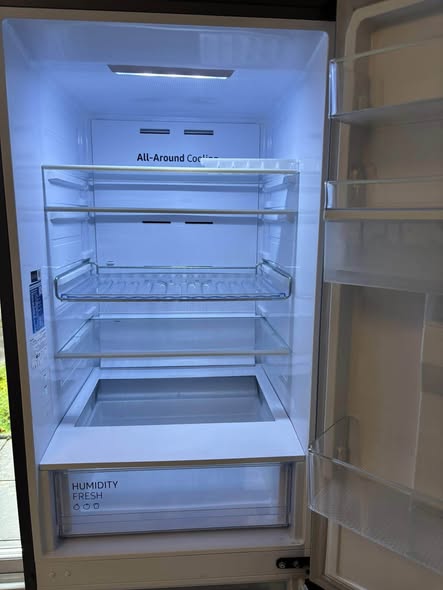 Samsung Inverter Fridge photo 2