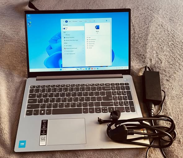 Lenovo laptop photo 1