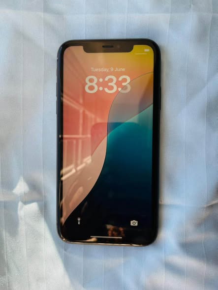 iPhone 11 64GB photo 3