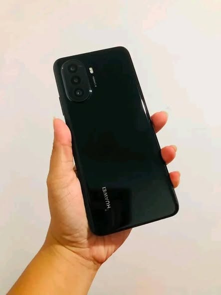 Huawei nova y70 photo 2