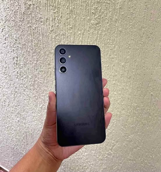 Samsung Galaxy A34 128gig photo 2