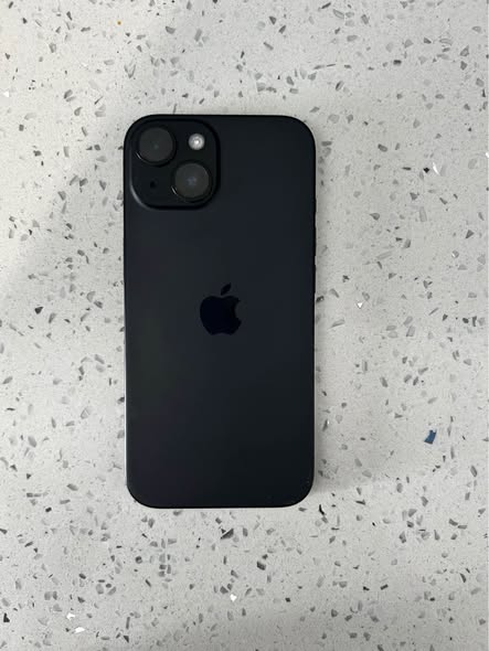iPhone 15 photo 3