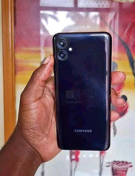 Samsung A04e photo 2