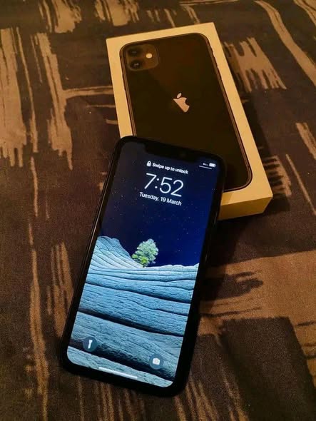 iPhone 11 photo 2