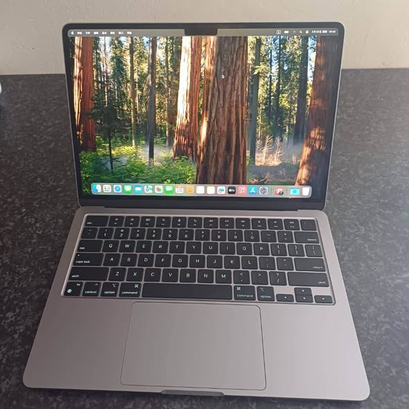 Macbook air m3. 14-inch photo 2