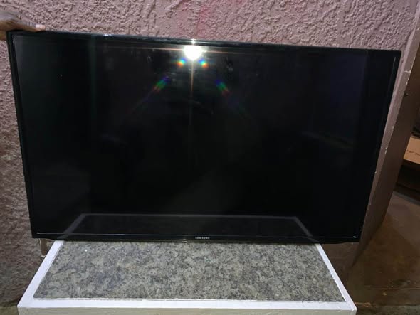 Samsung 50 inch tv photo 2