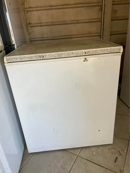 210 litters deep freezer photo 1