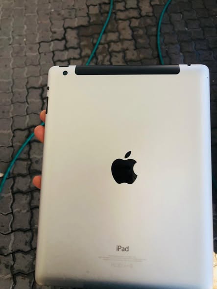 Apple iPad photo 2