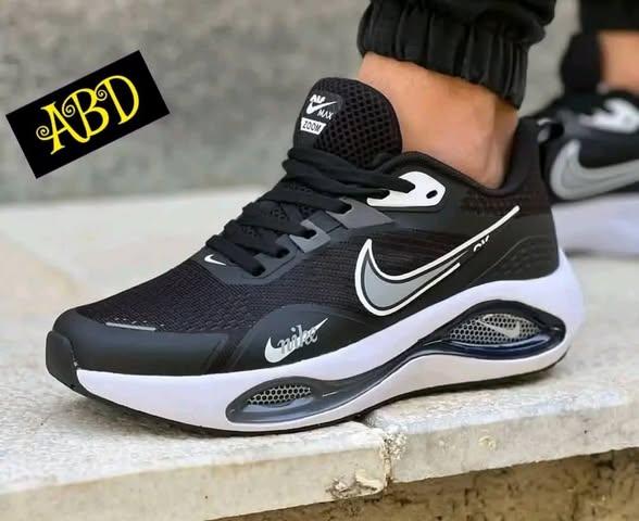 Sneakers photo 3