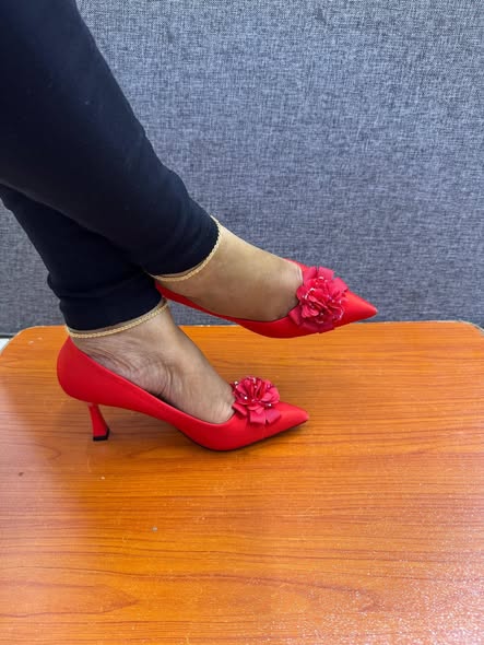 QUALITY LADIES HEELS photo 3