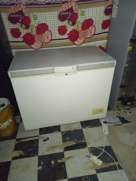 320litre deep freezer photo 3