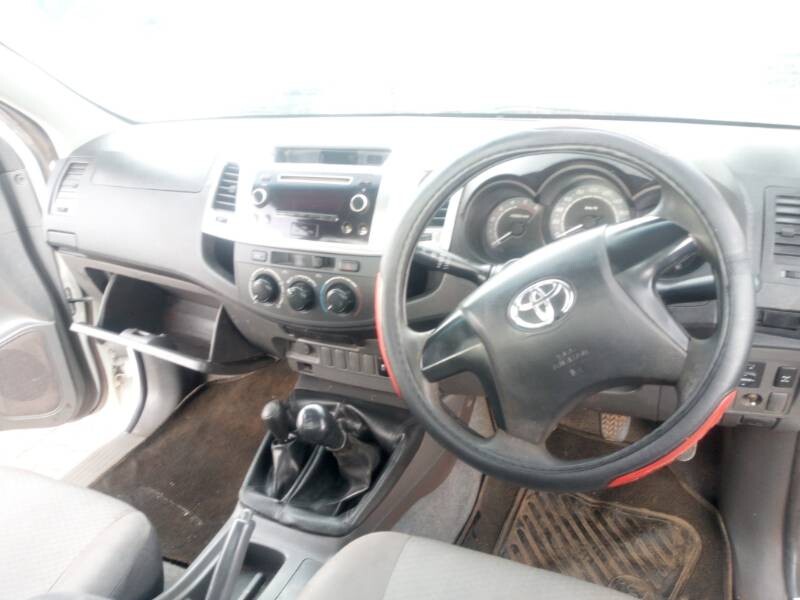 2011 TOYOTA HILUX 2.5 D-4D SRX 4X4 photo 6