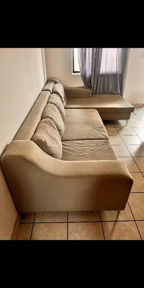 L couch photo 2