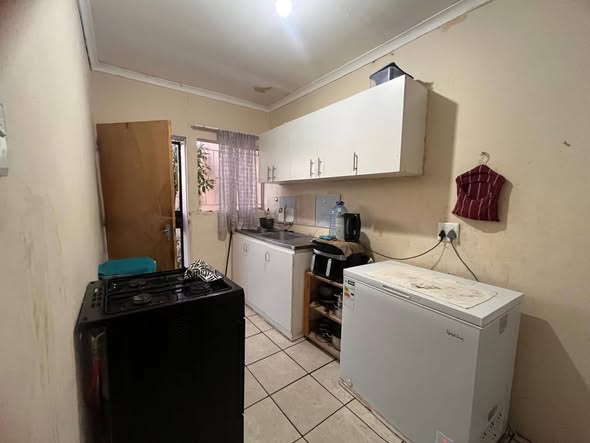 House For Sale - Khomasdal photo 2