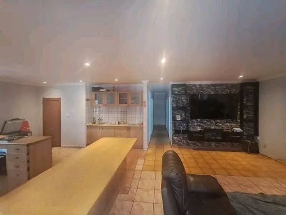 House - Rent photo 3