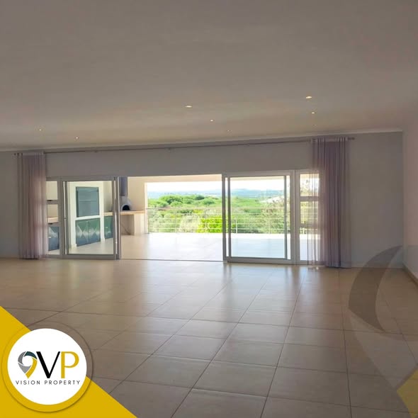 Luxury Home To Let - Finkenstein Estate photo 3