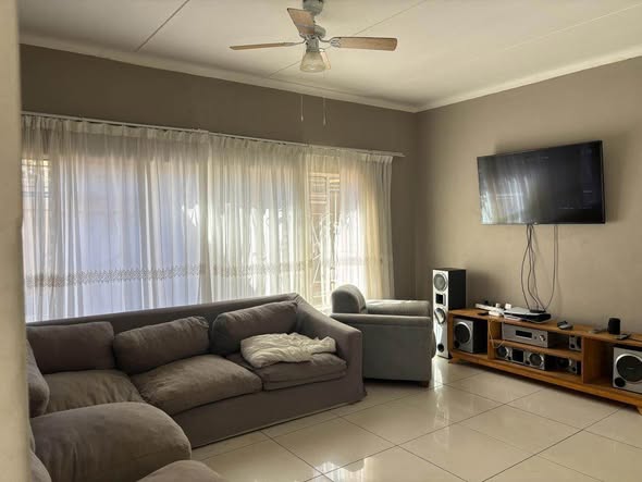 Freestanding house for sale📍Windhoek West photo 2