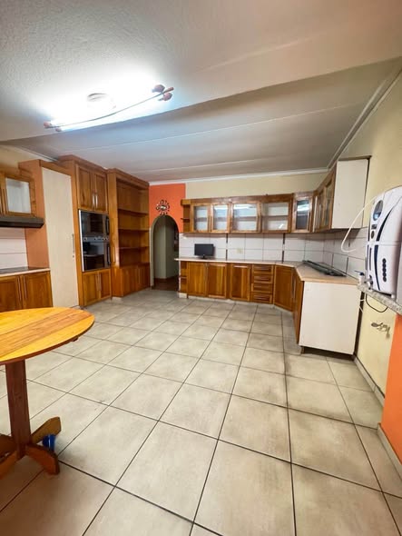 5 Bedroom House for rent in Eros photo 1