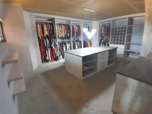 House for sale photo 2