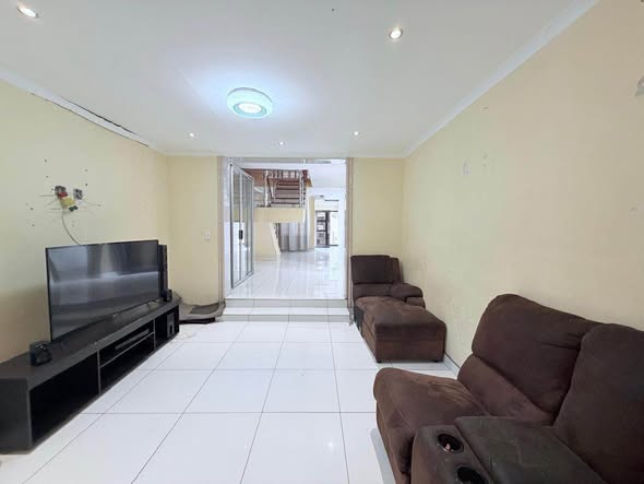 Hockland house for sale photo 4