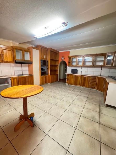 5 bedroom house for rent in Eros photo 1