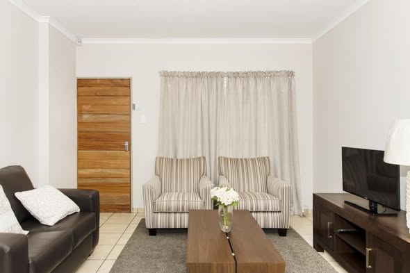 TOWN HOUSES FOR SALE photo 3