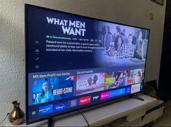 HISENSE 58 INCH SMART TV photo 1