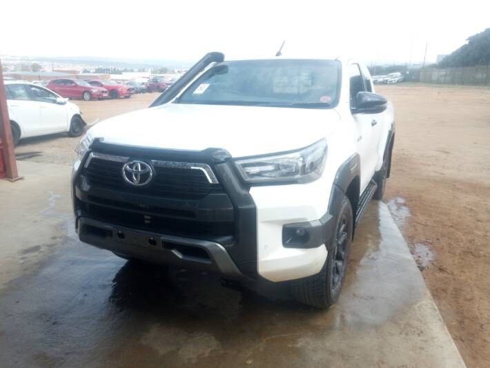 2021 TOYOTA HILUX 2.8 GD-6 RB LEGEND 4X4 photo 2