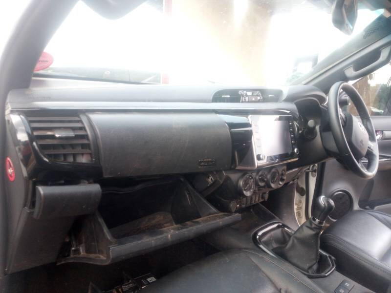 2021 TOYOTA HILUX 2.8 GD-6 RB LEGEND 4X4 photo 8