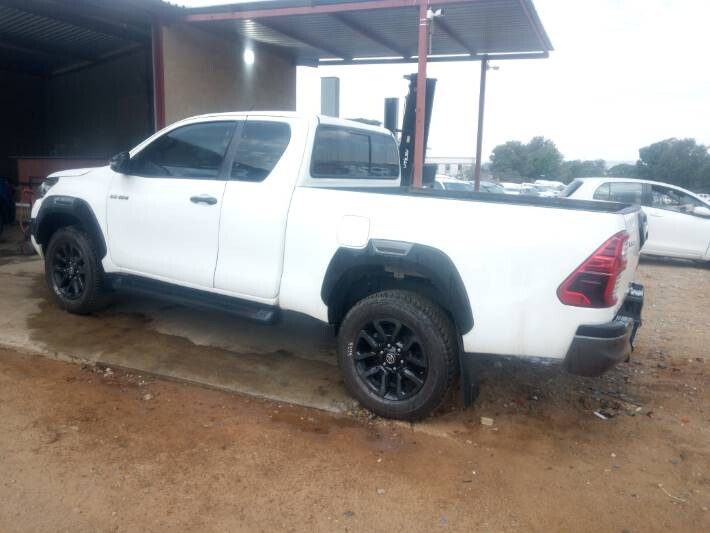 2021 TOYOTA HILUX 2.8 GD-6 RB LEGEND 4X4 photo 1
