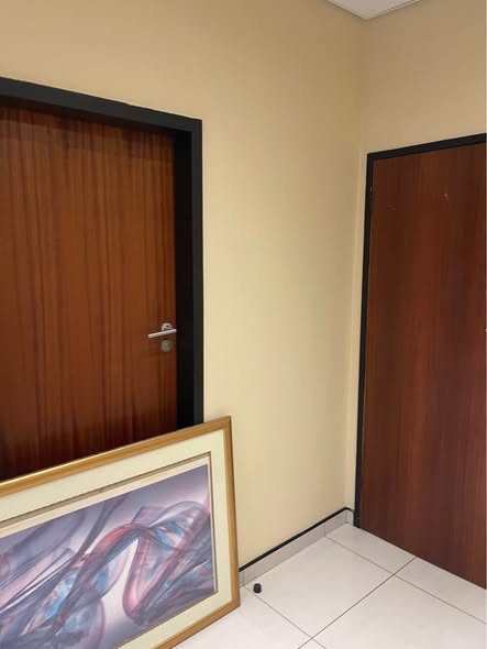 Office to rent photo 2