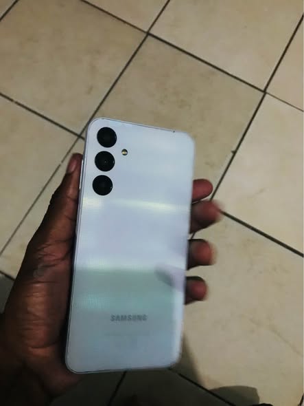 Samsung A25 photo 5