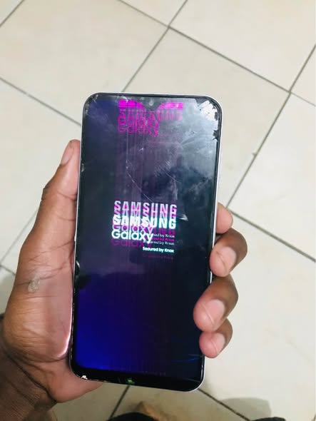 Samsung A25 photo 2