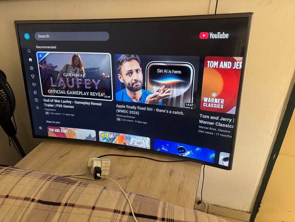 SAMSUNG 55 CURVE SMART TV photo 1