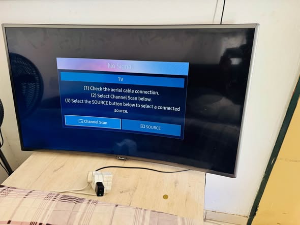 SAMSUNG 55 CURVE SMART TV photo 2