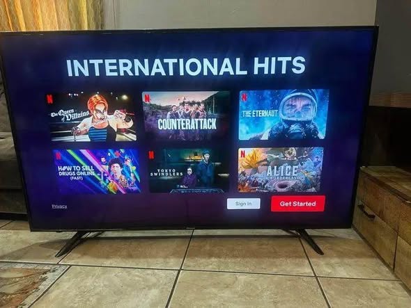 32inch HISENSE SMART TV photo 2