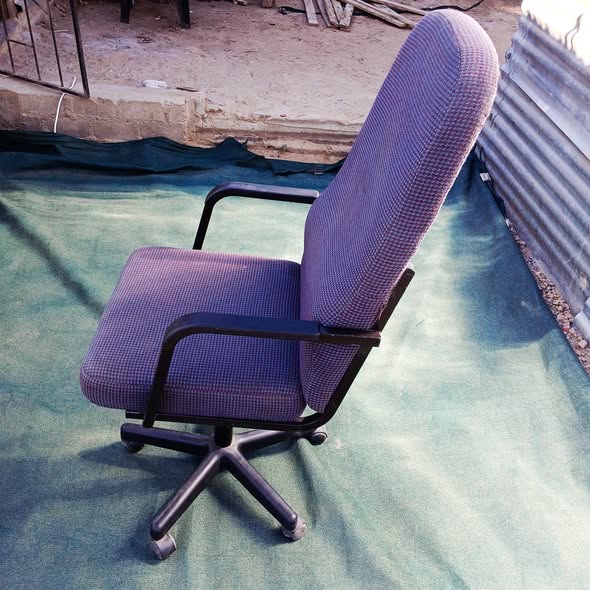 Office chair photo 2