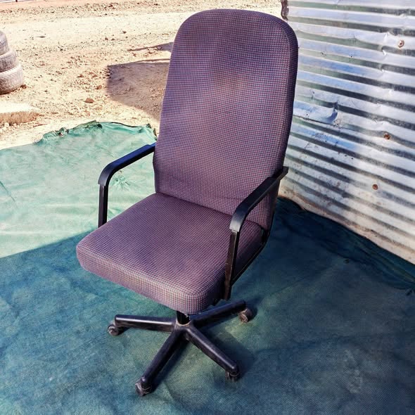 Office chair photo 1