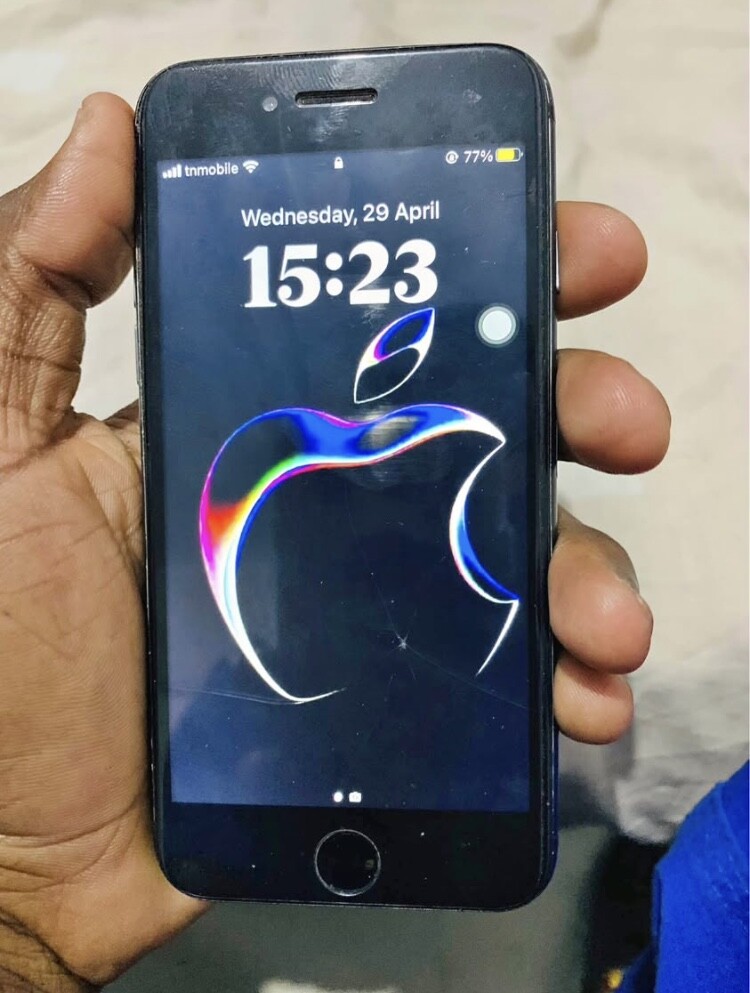 iPhone 8 normal for sale photo 1