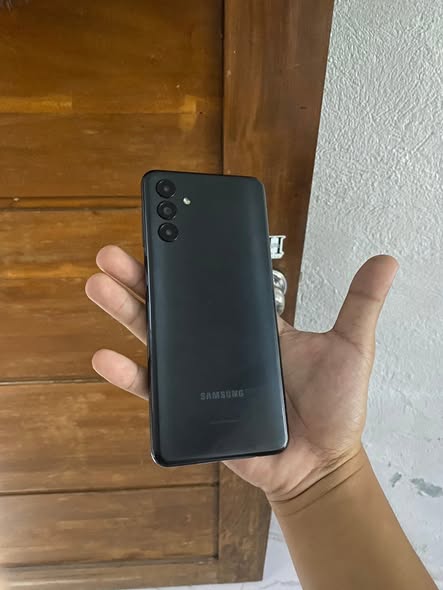 Samsung A04s photo 1