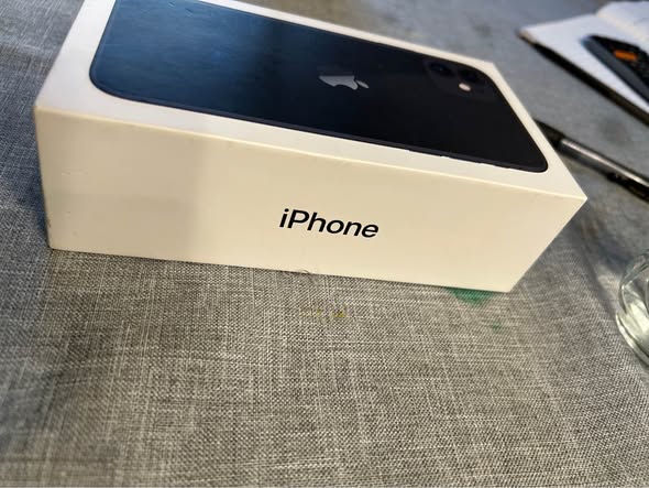 iPhone 11 Black 64 Gig photo 1
