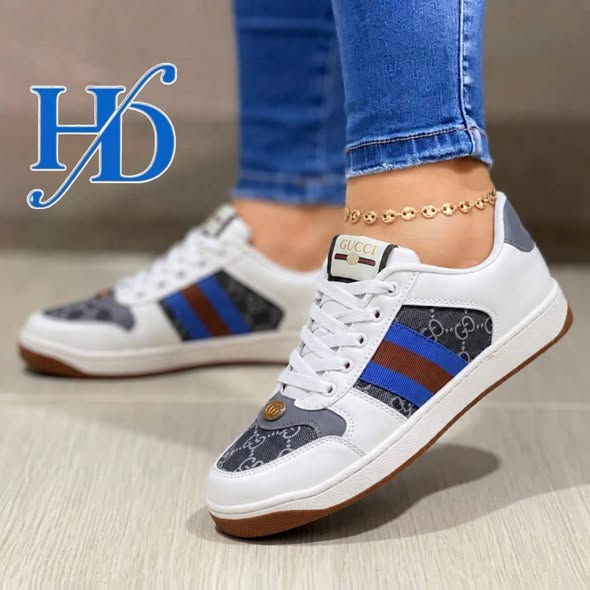 Sneakers photo 2