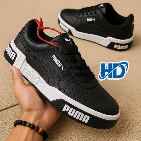 Sneakers photo 1