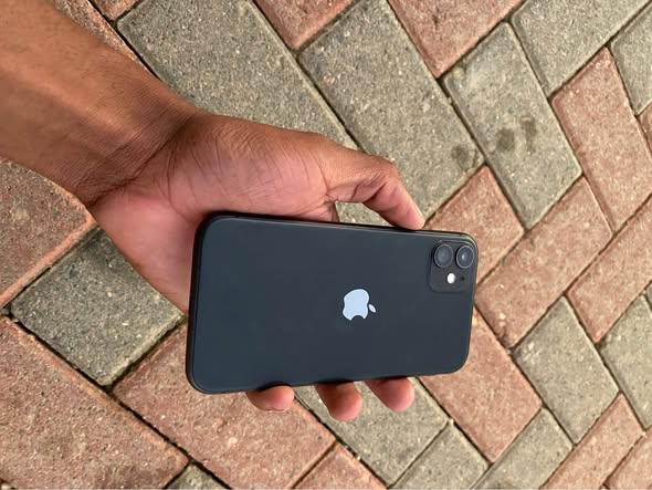 iPhone 11 photo 2