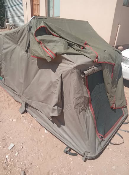Rooftop Tent photo 4