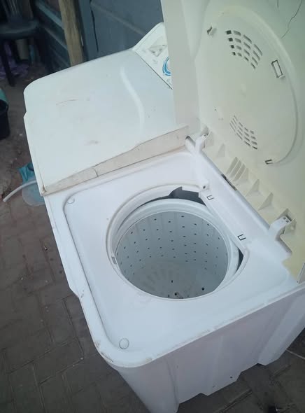 16kg Twin top manual washing machine photo 4