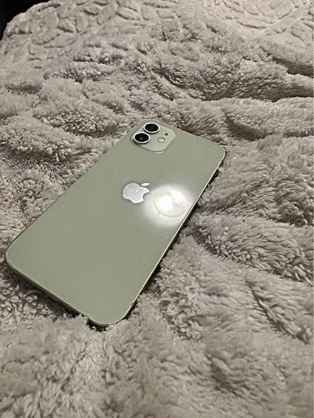 Iphone 12 photo 1